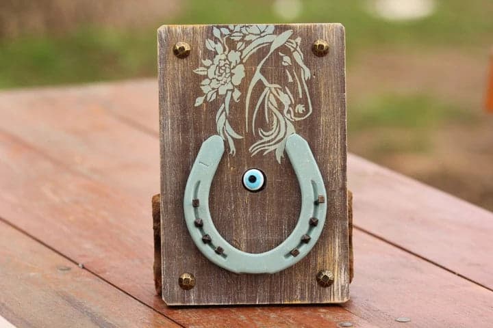 At Nalı Duvar Anahtarlık - 6