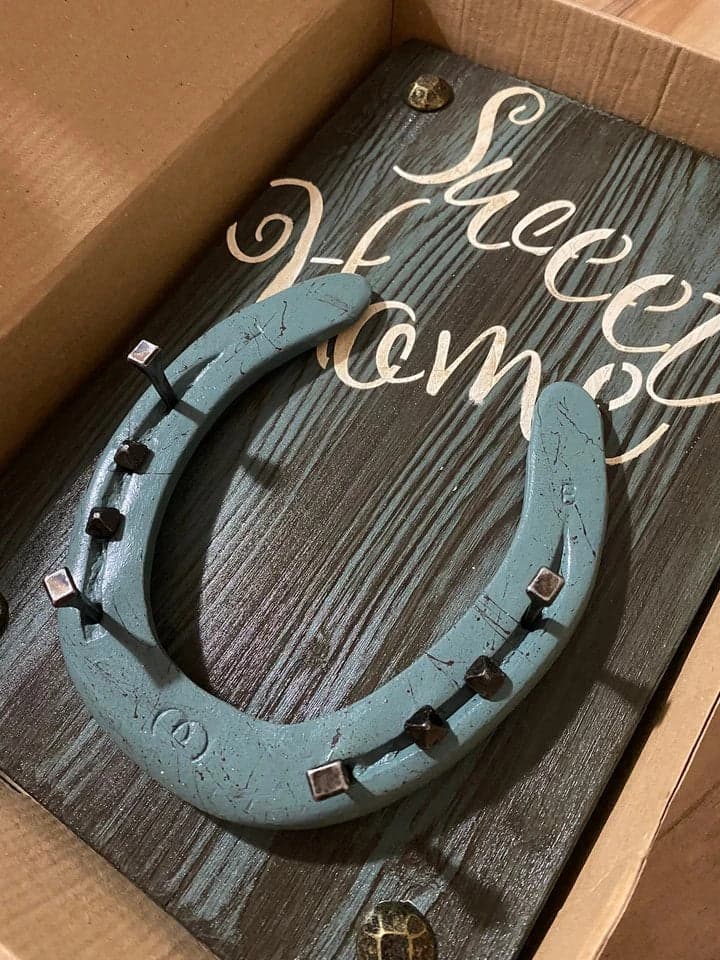 At Nalı Duvar Anahtarlık