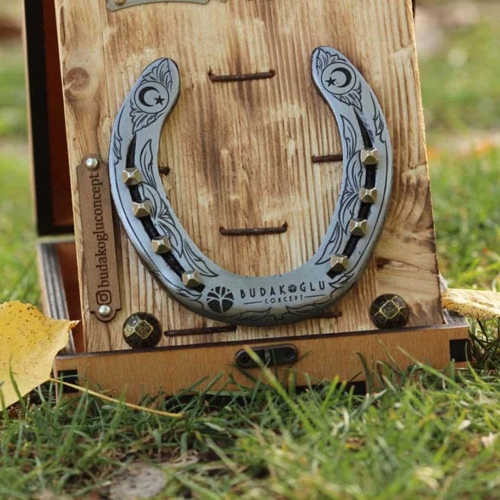 Orta Gravürlü Kişiye Özel Tasarımlı At Nalı - 3